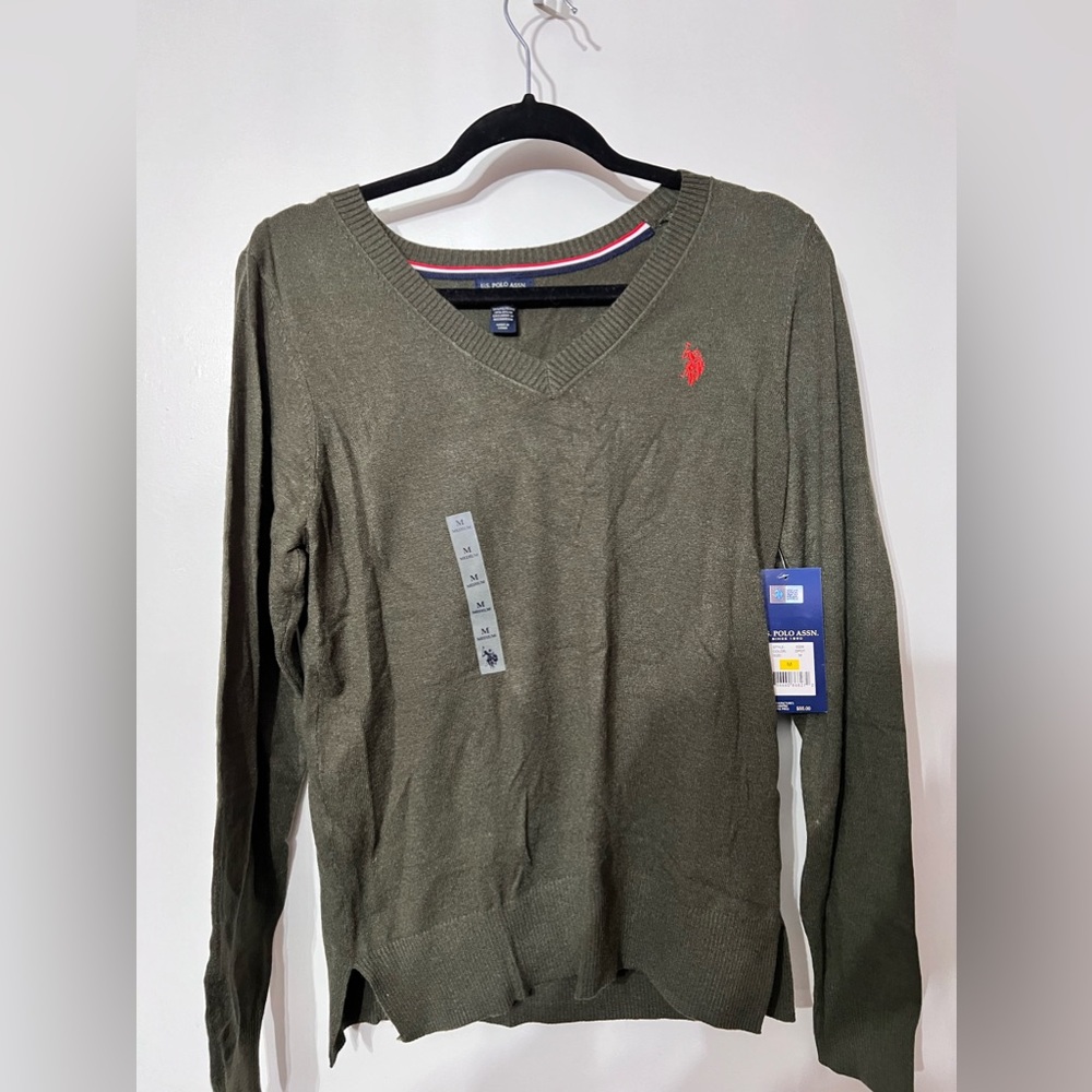 BRAND NEW US Polo Assn. - Women’s V Neck Sweater Size Medium